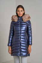 Metallic long puffer jacket with fur on hood: Vert