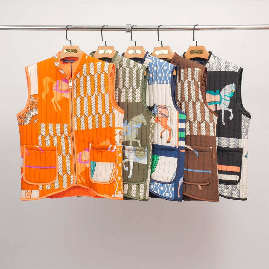 Sleeveless quilted jacket with horse print